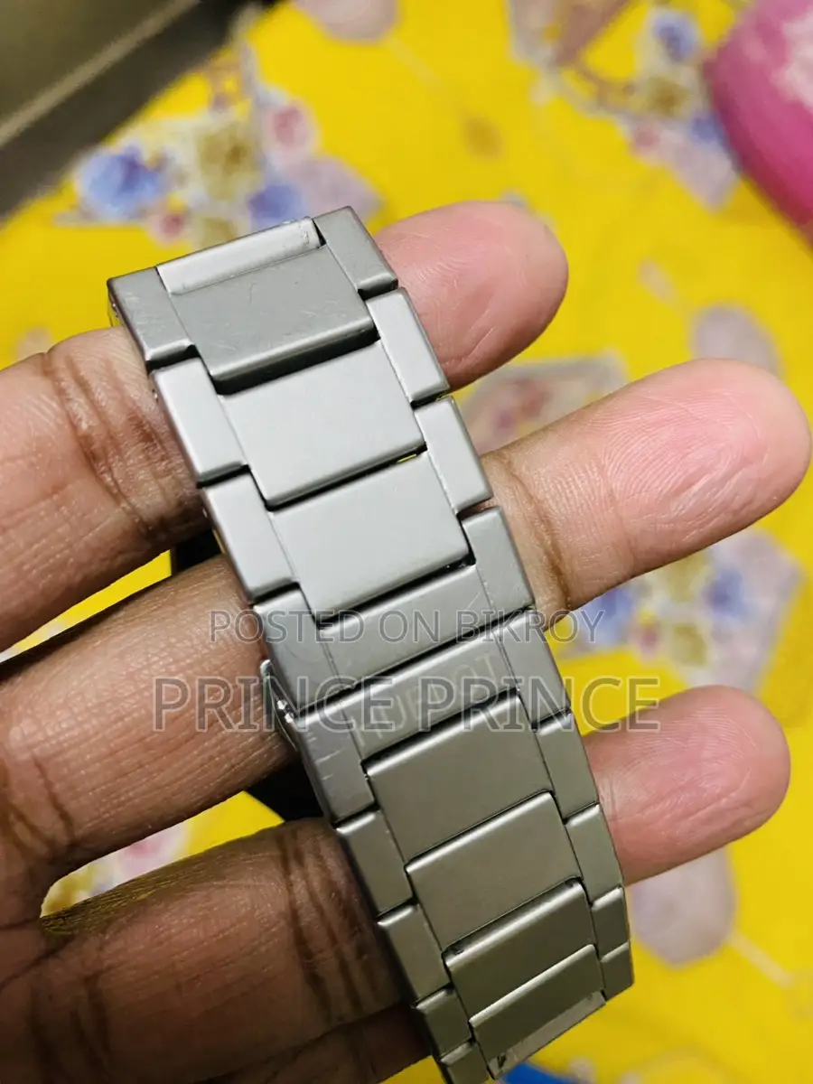 ইতালি থেকে আনা অটোমেটিক ঘড়ি