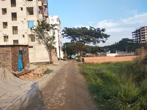 জে-ব্লকে দক্ষিন মুখি ৫-কাঠা প্লট বিক্রয় ১৬ নং রোডের সাথে