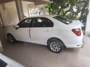 Toyota Axio 2016