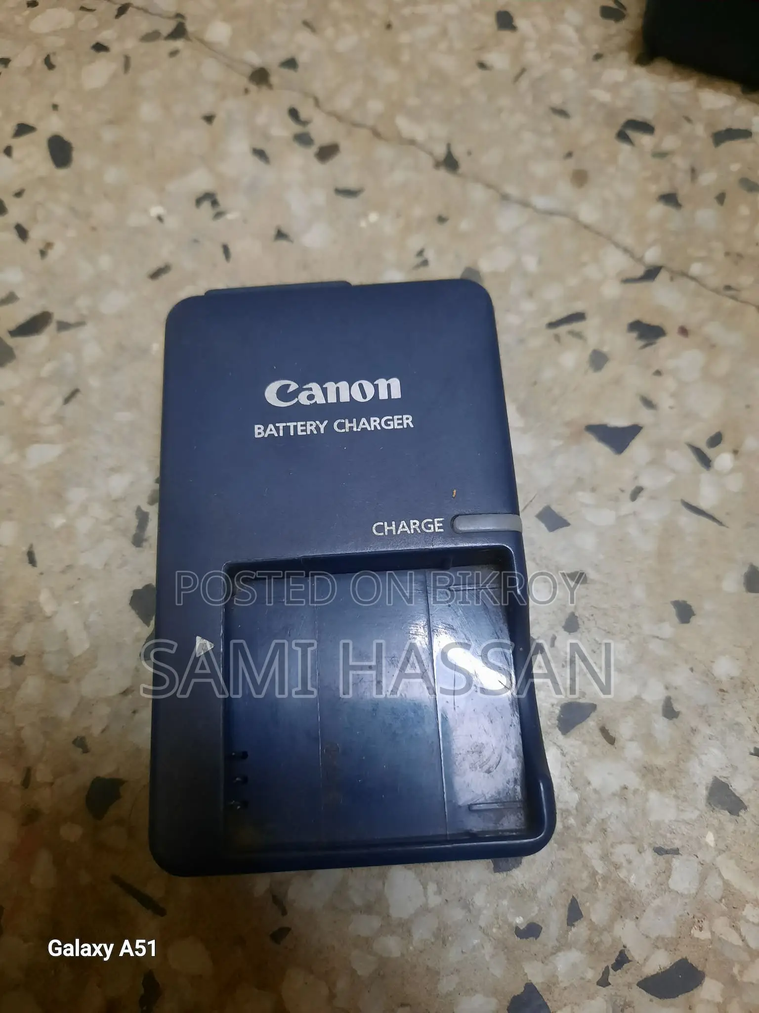 ক্যামেরা/কামকর্ডার ব্যাটারি চার্জার বিক্রয়ের জন্য