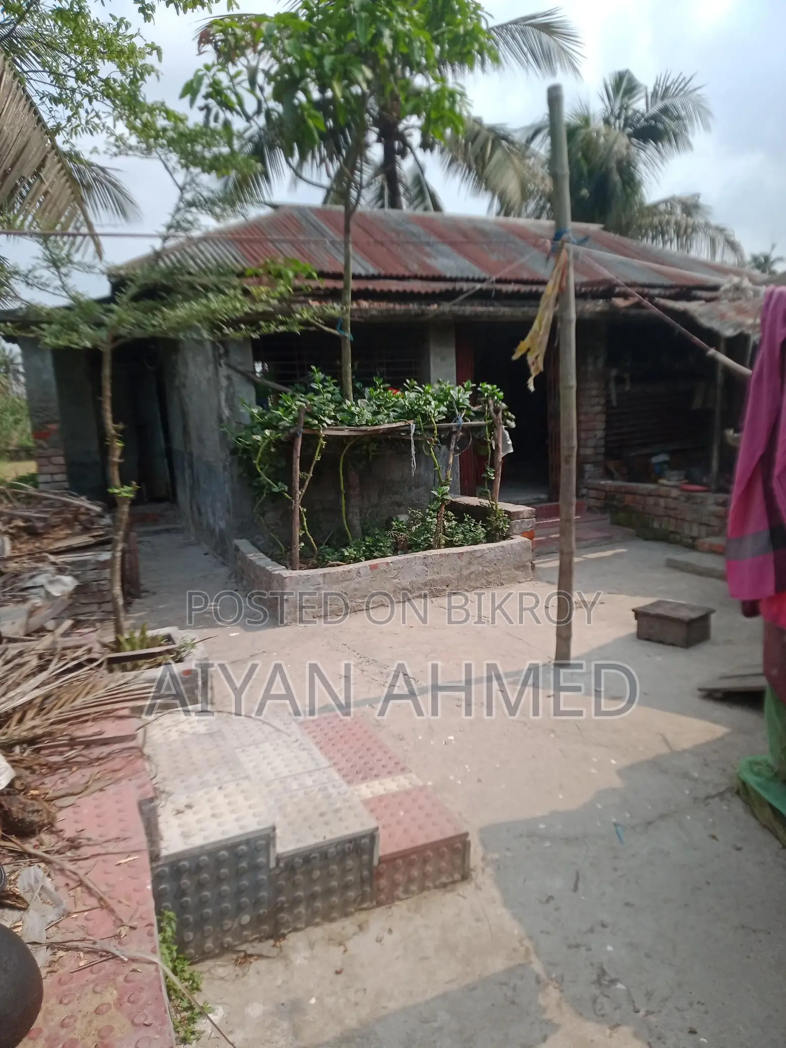 Land with residential house for sale, 4.75 Katha, 6ft wide road access