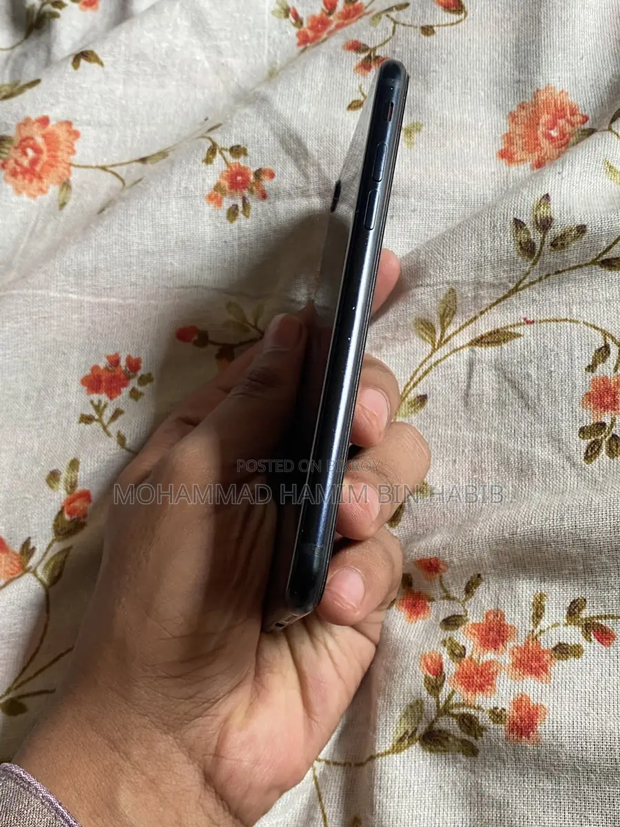 অ্যাপল আইফোন এসই ২০২২ ৪/৬৪ (ব্যবহৃত)