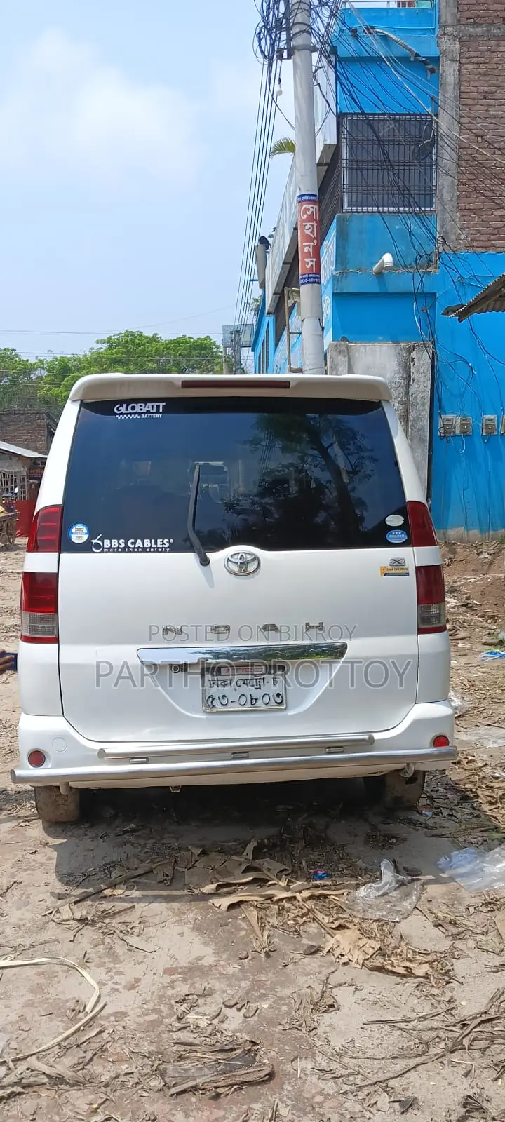 Toyota Noah 2004