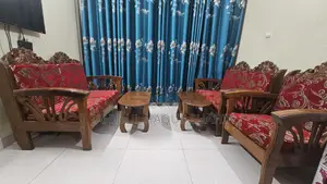 ৫ সিটের প্রিমিয়াম সোফা সেট বিক্রয় হবে