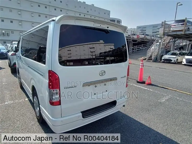 Toyota Hiace Super GL 2022