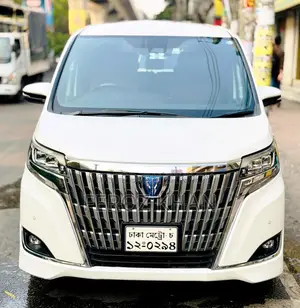 টয়োটা এস্কয়ার ২০১৮