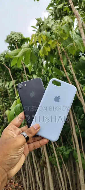 Apple iPhone 7 . (Used)