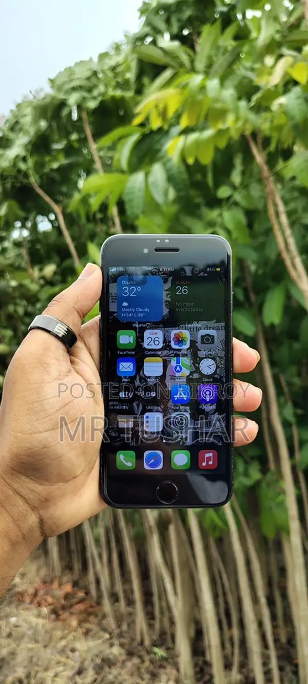 Apple iPhone 7 . (Used)