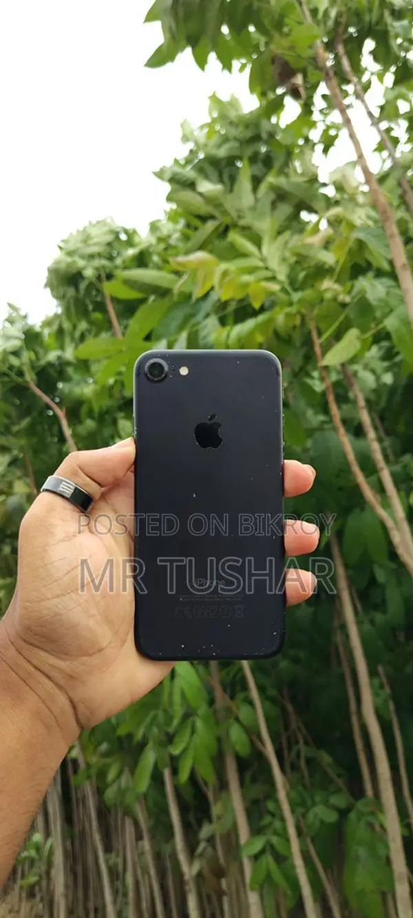 Apple iPhone 7 . (Used)
