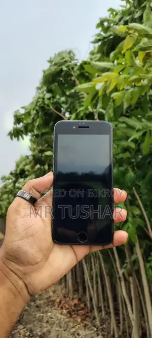 Apple iPhone 7 . (Used)