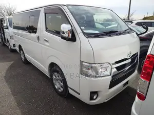 Toyota Hiace SUPER GL রেডি ঢাকা ২০২১