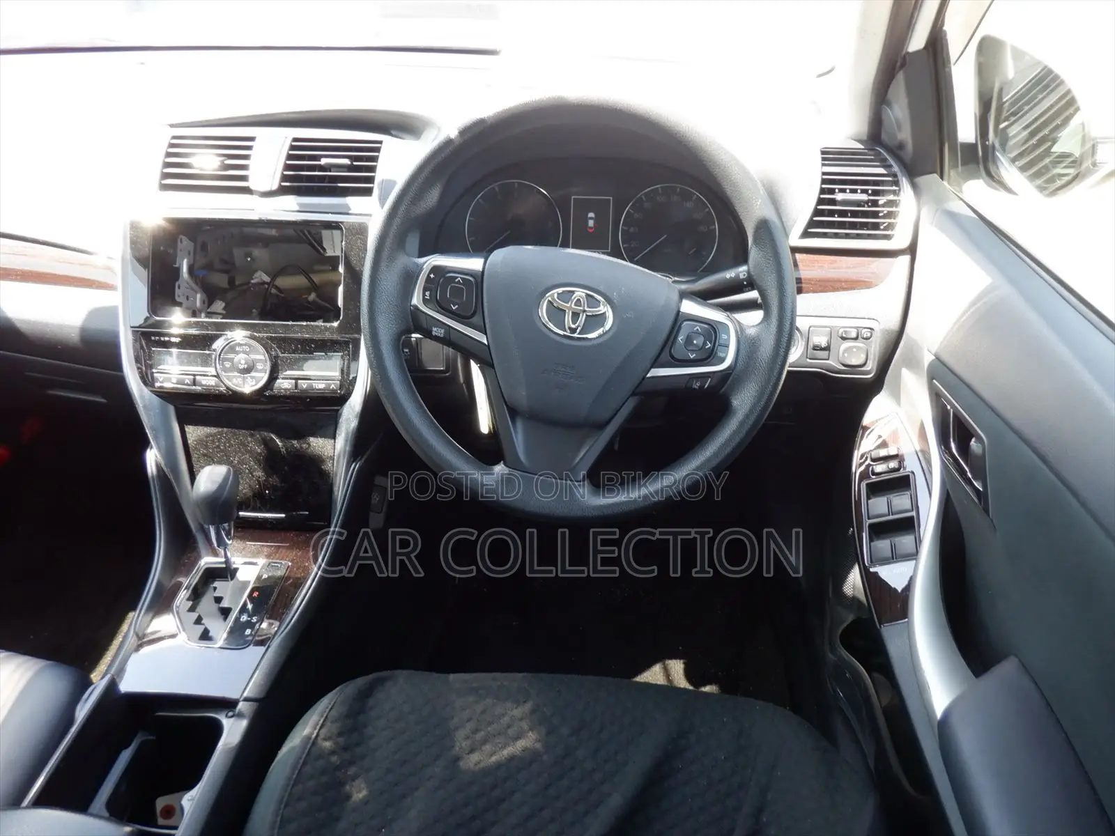 Toyota Premio F 2021