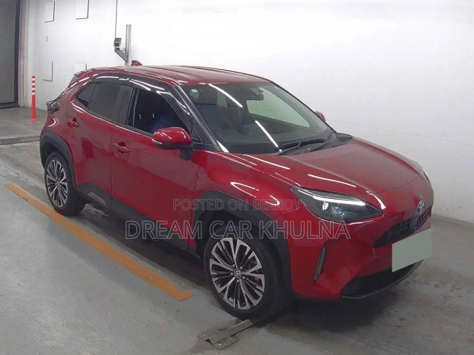 Toyota Yaris Cross Z Hybrid Red Wine 2021