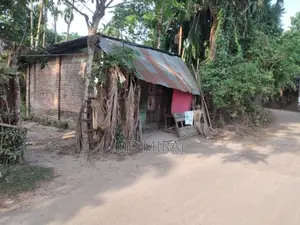 দোকান সহ জমি বিক্রয়