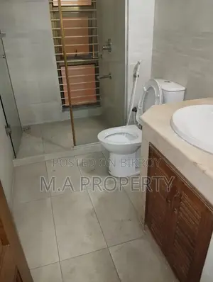 EXCLUSIVE UNFURNISHED FLAT RENT IN GULSHAN I