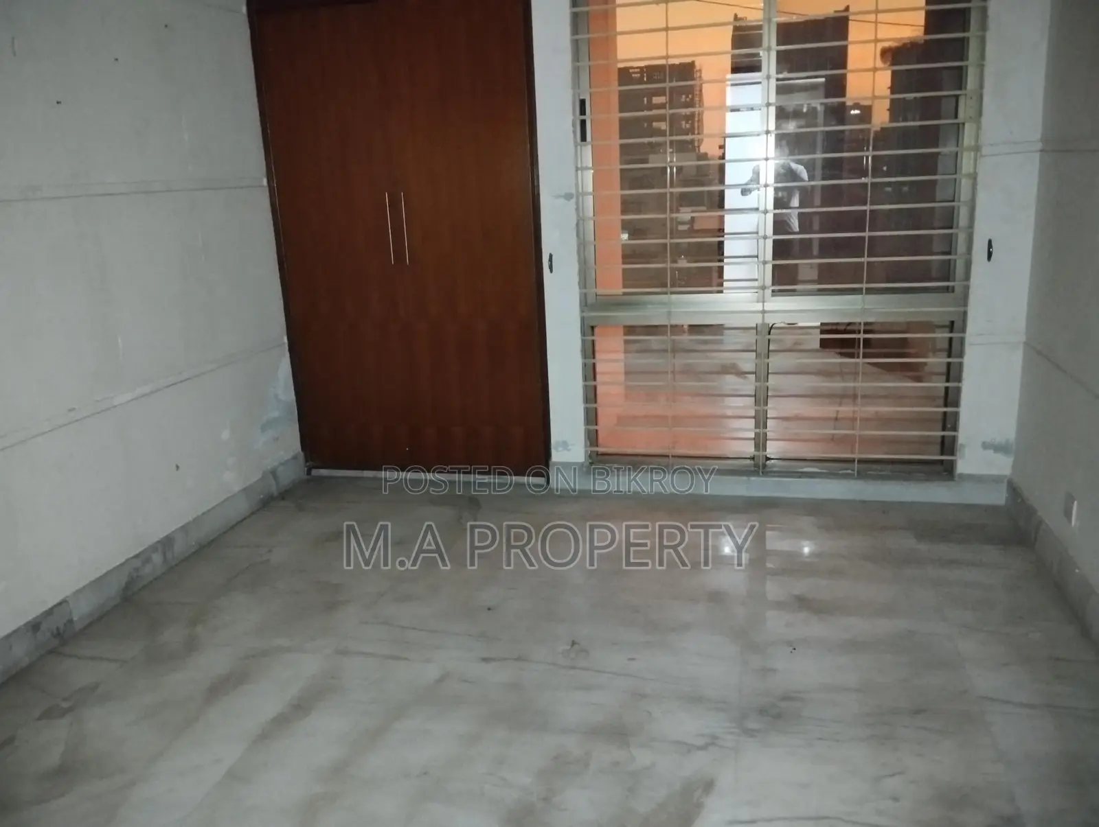 EXCLUSIVE UNFURNISHED FLAT RENT IN GULSHAN I