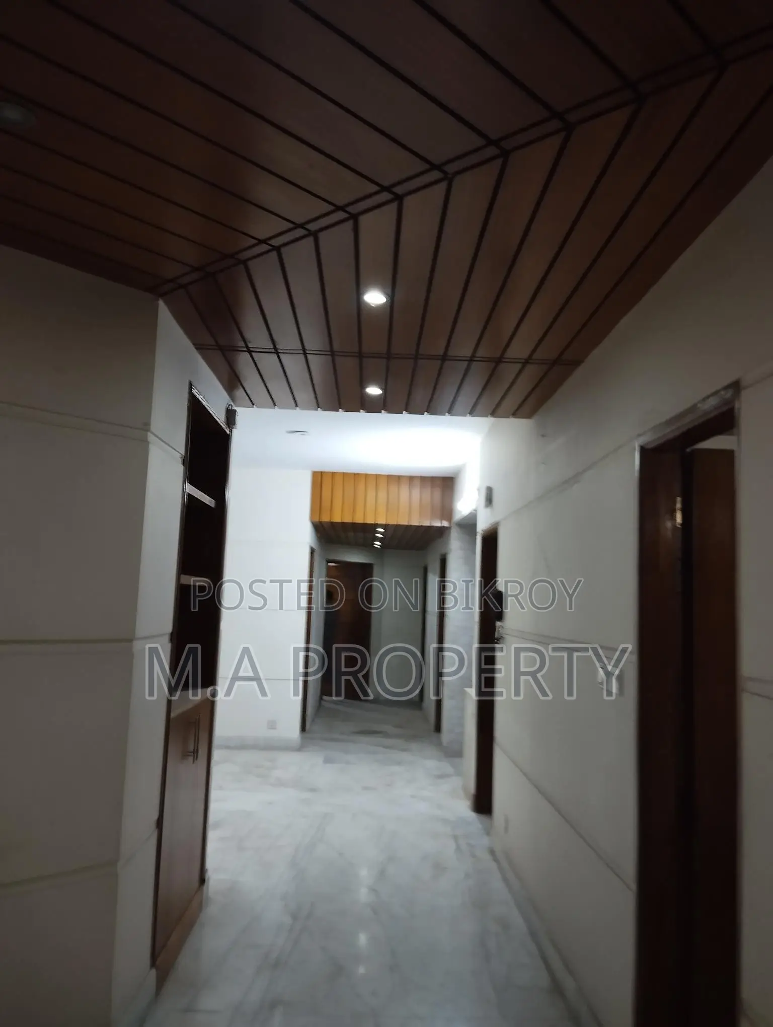 EXCLUSIVE UNFURNISHED FLAT RENT IN GULSHAN I