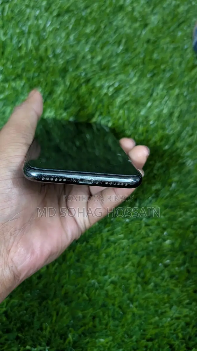 Apple iPhone X (Used)