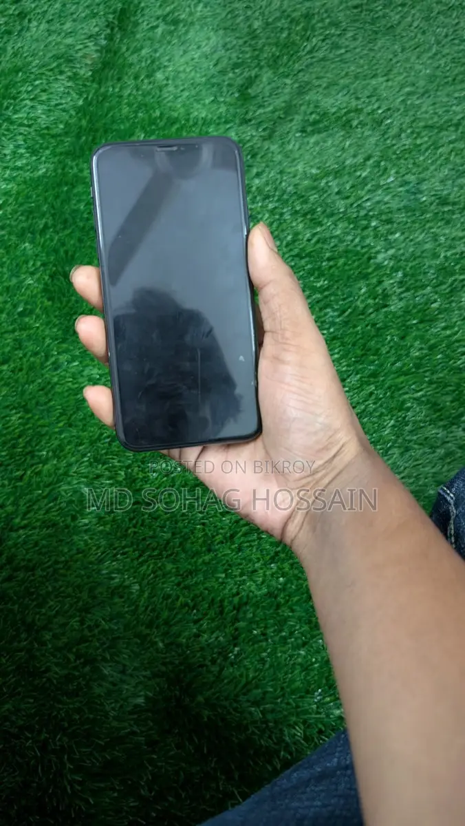 Apple iPhone X (Used)