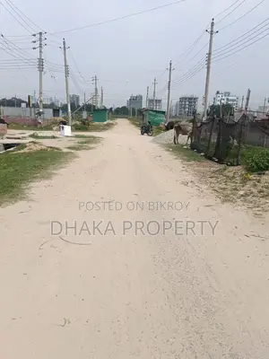 সেক্টর-১৭/কে তে মেট্রো স্টেশন সংলগ্ন ৩ কাঠার উত্তরমুখী প্লট