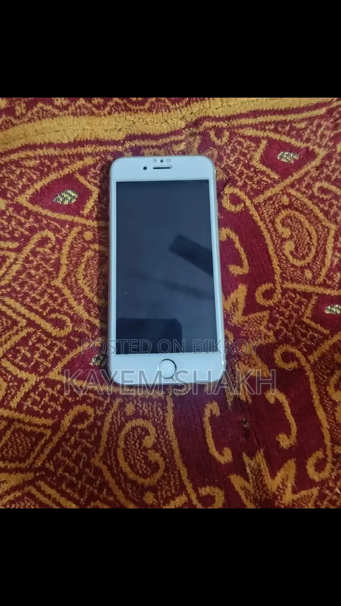 Apple iPhone 6S . (Used)