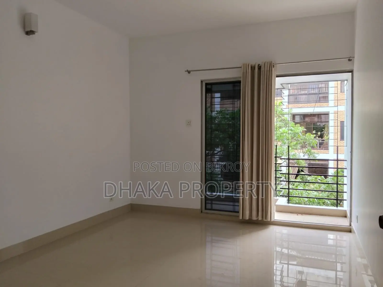 3Bed Wonderful Corner Plot Flat Rent at Baridhara Diplomatic Zone