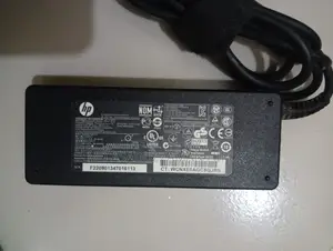 HP ORGINAL CHARGER