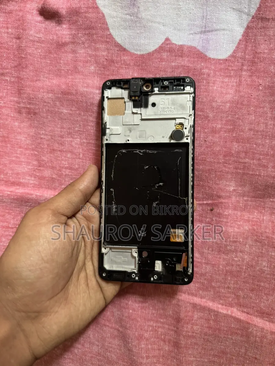Samsung Galaxy A51 ডিসপ্লে ব্যবহৃত