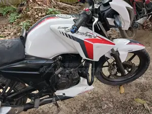 TVS Apache RTR like new 2015