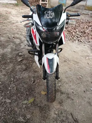 TVS Apache RTR like new 2015