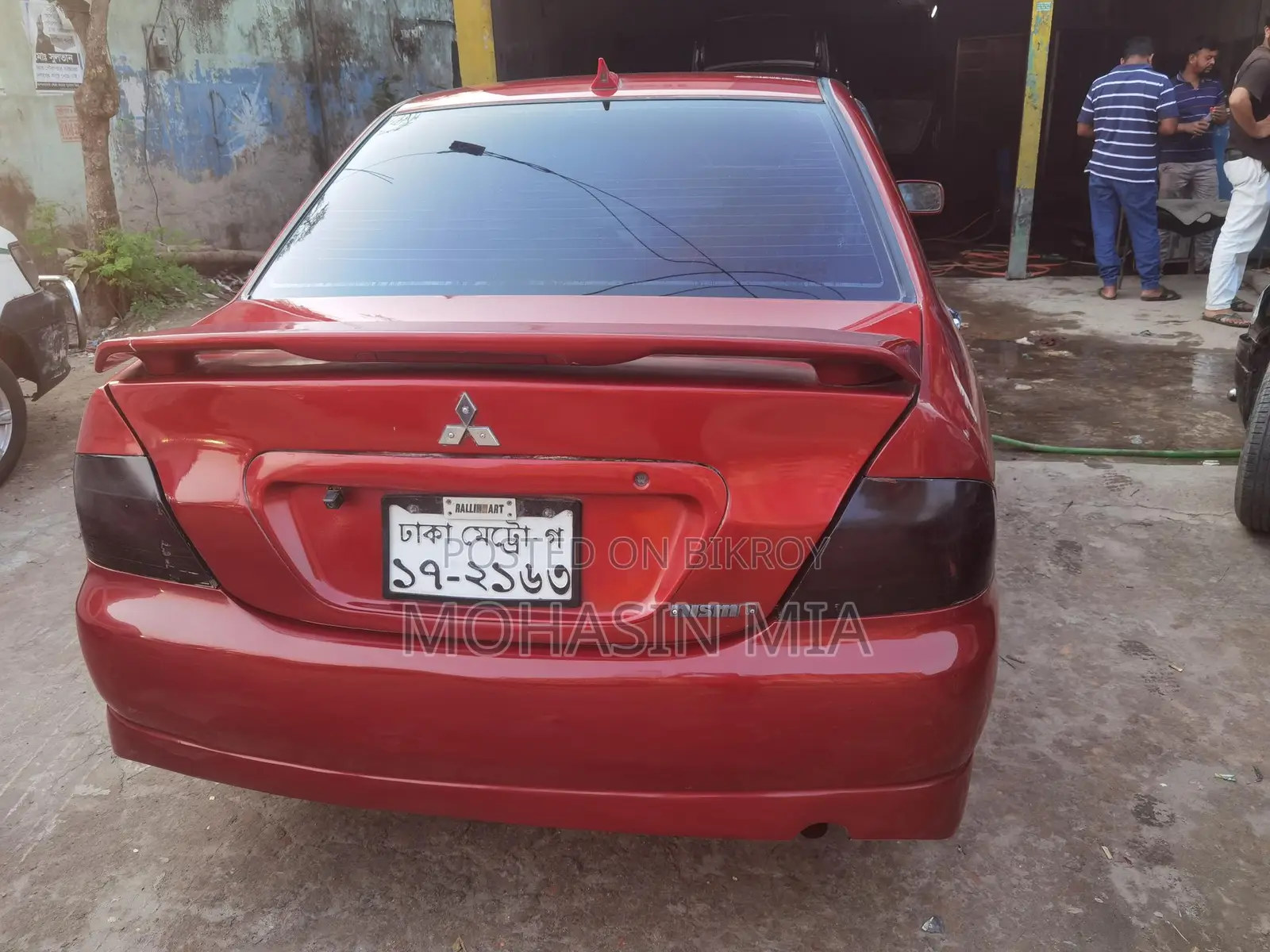 Mitsubishi Lancer . 2004
