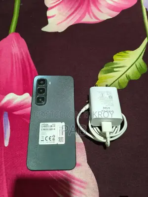 Infinix Hot 60i ফুল বক্স (ব্যবহৃত)