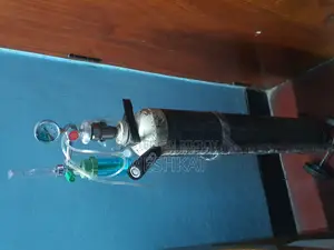 অক্সিজেন সিলিন্ডার ২৫ কেজি এবং মাস্ক