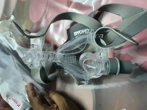 অক্সিজেন সিলিন্ডার ২৫ কেজি এবং মাস্ক