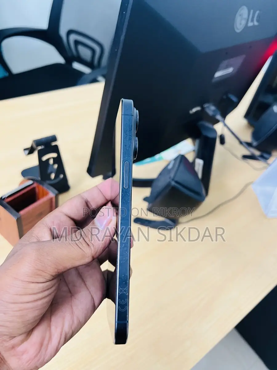 Apple iPhone 15 pro max . (Used)