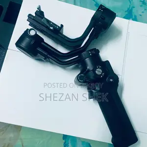 DSLR CAMERA