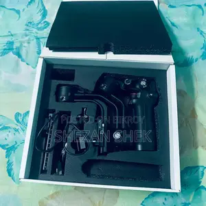 DSLR CAMERA