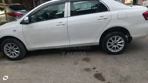Toyota Axio 2012