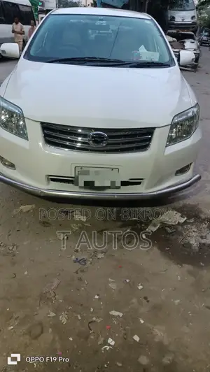 Toyota Axio 2012
