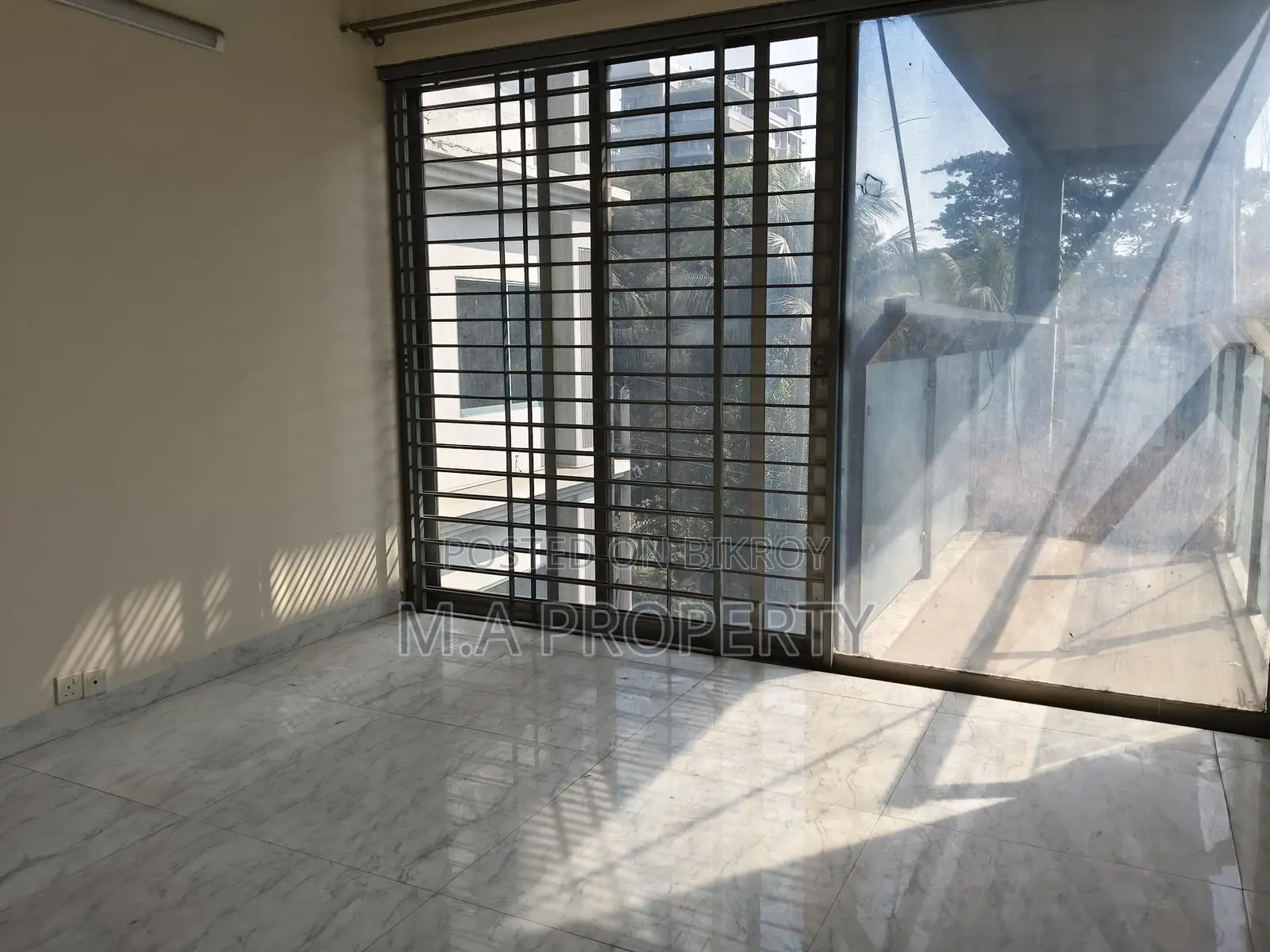 Rent Apartment 4-Bed 2-Carpark Gulshan North