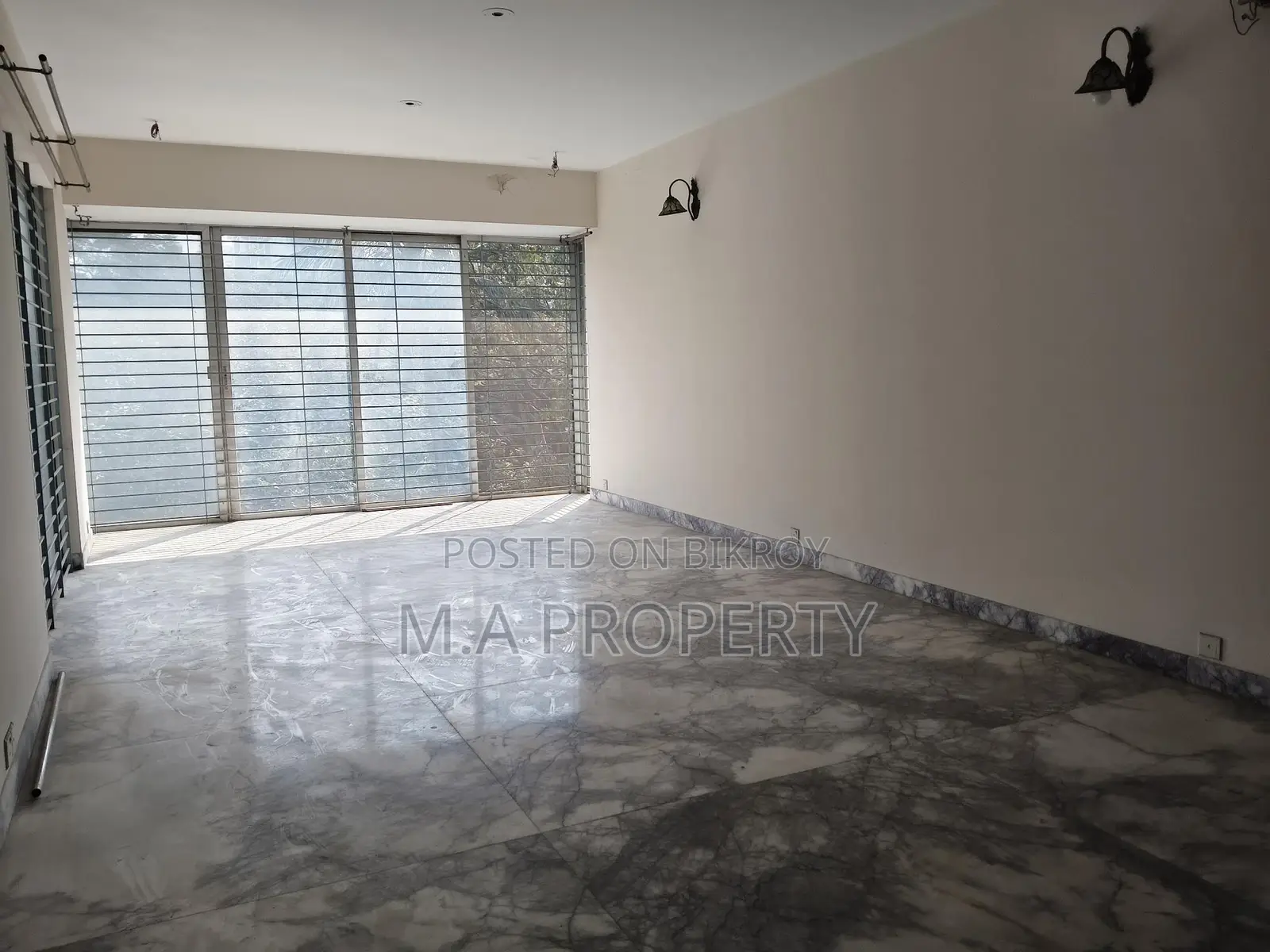 Rent Apartment 4-Bed 2-Carpark Gulshan North