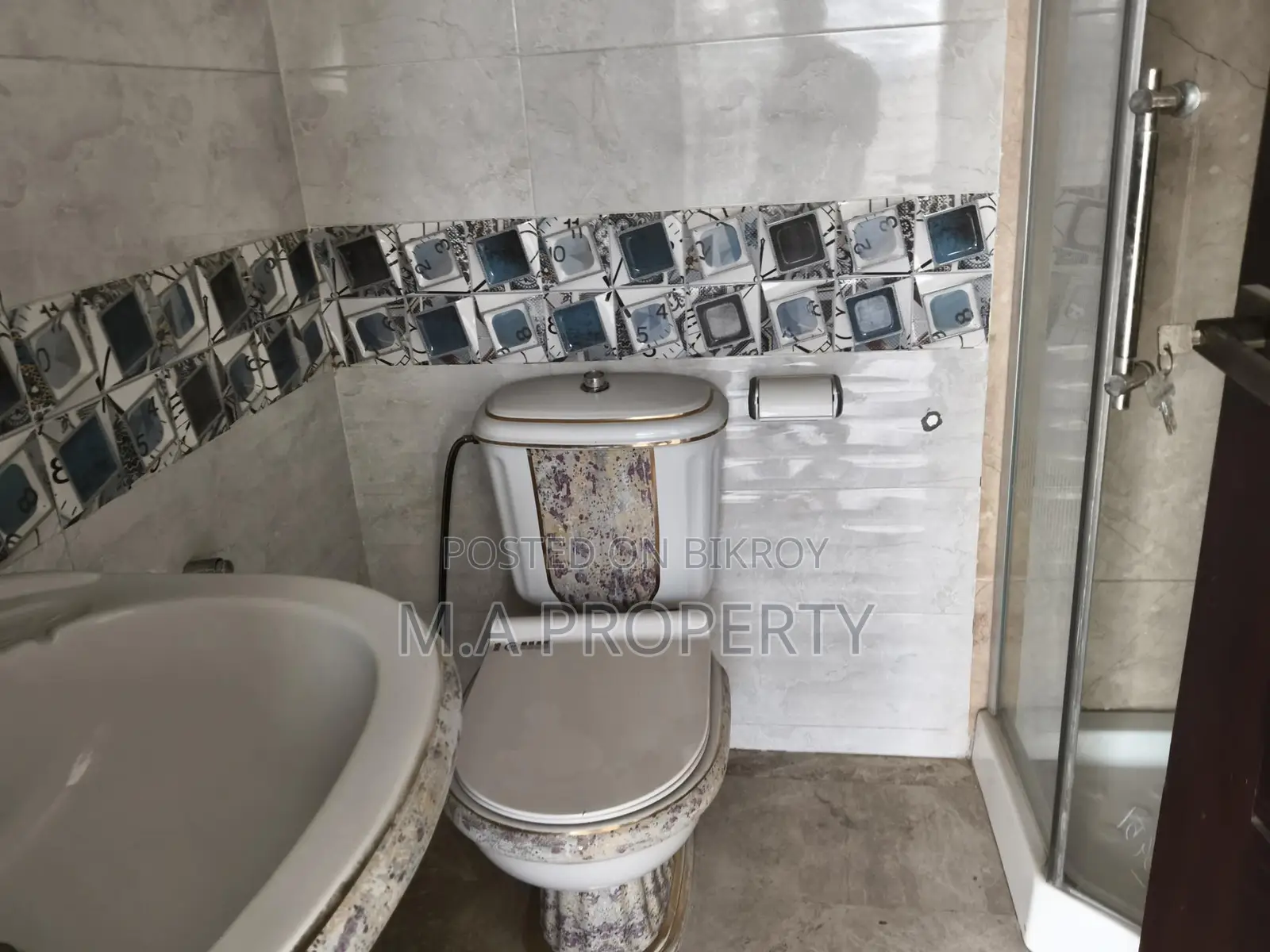 Rent Apartment 4-Bed 2-Carpark Gulshan North