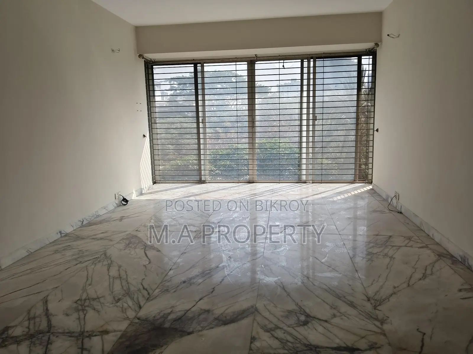 Rent Apartment 4-Bed 2-Carpark Gulshan North