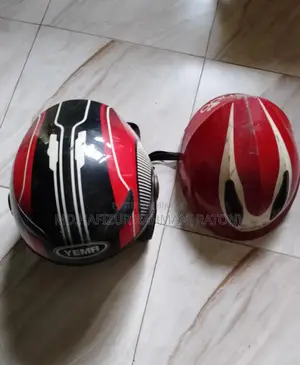 দুইটি হেলমেট বিক্রি হবে।
