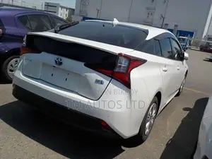 Toyota Prius 2020 Pearl