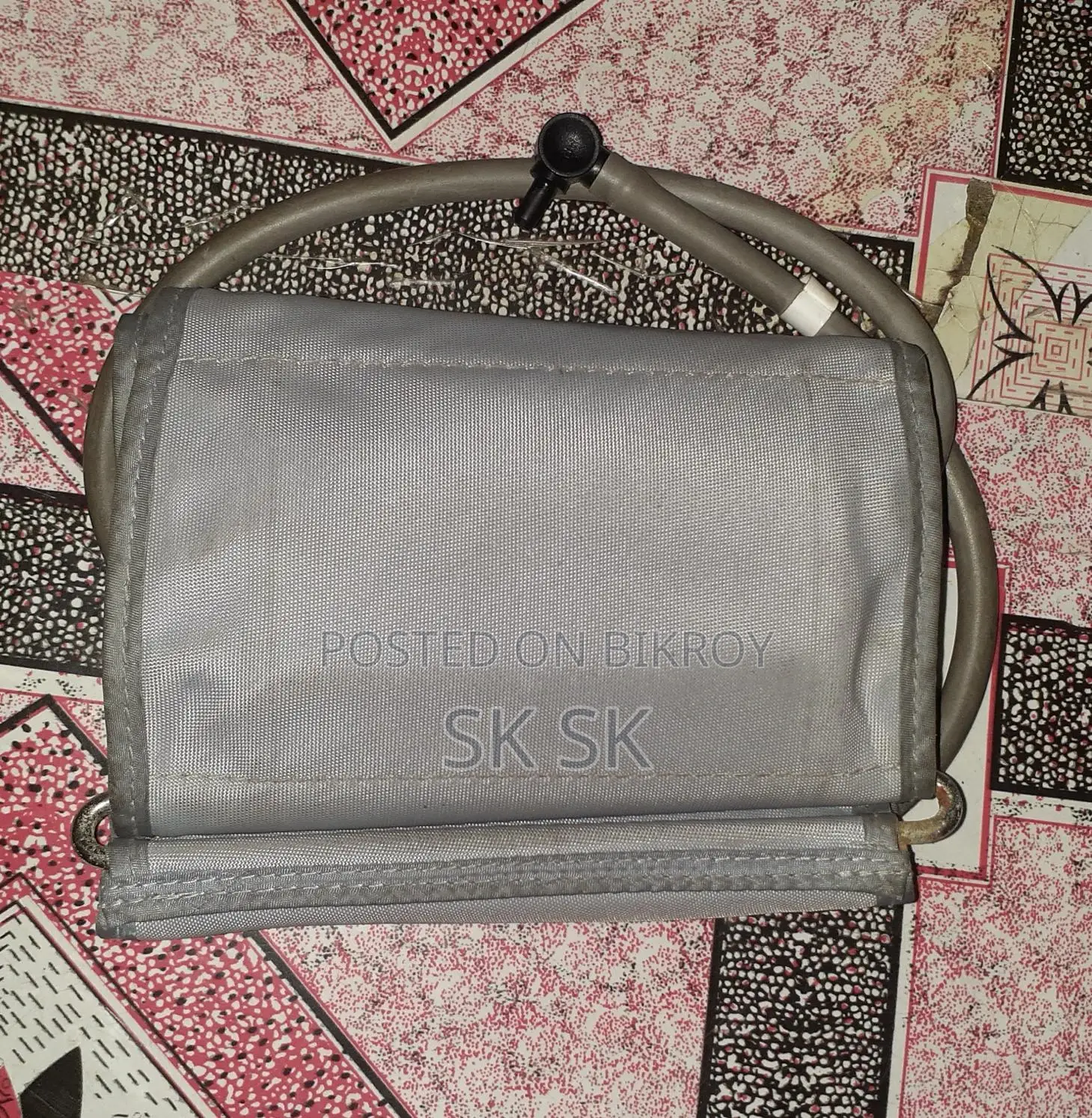 ওমরন ডিজিটাল ব্লাড প্রেসার মাপার অংশ