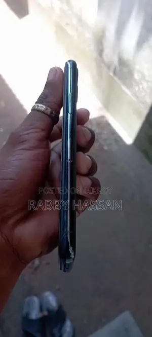 Apple iPhone 11 Pro . (Used)