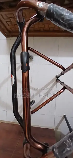 অসুস্থ মানুষের জন্য ওয়াকার (doctor Trust Walker)