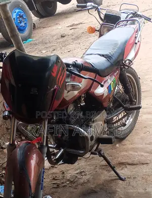 Bajaj CT 100 . 2004