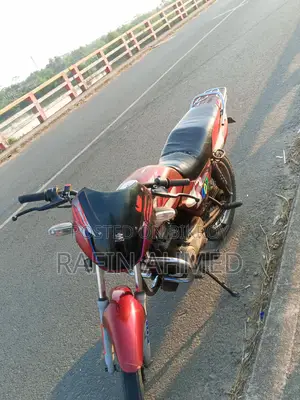 Bajaj CT 100 . 2004